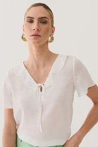 Blusa Decote V Babado Laço