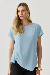 Blusa Assimétrica Manga Morcego Lateral Franzidos