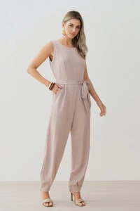 Macacão Regata Recorte Cenoura Cinto