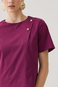 Conjunto de Alfaiataria de Blusa Crop Assimétrica Ombro Esquerdo Prega Gold Double e Calça Reta