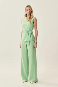 Conjunto de Alfaiataria de Blusa Regata Cinto e Calça Wide Leg