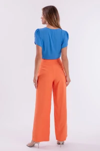 Blusa manga aberta botão forrado