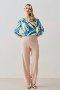 Blusa Folhagem Abstrata Manga 3/4 Decote V Laço