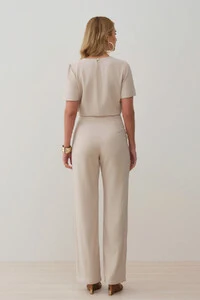 Conjunto de Blusa Ombro Prega e Calça Reta Ampla