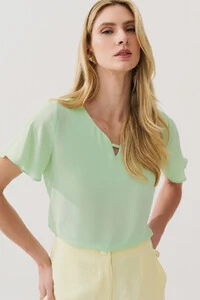 Blusa Manga Evasé Decote Cavado