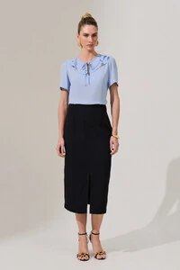 Blusa Decote Vazado Babado Double Laço