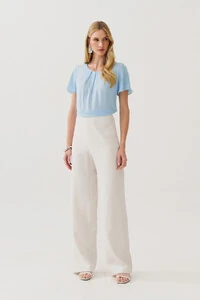 Blusa Decote Pregas