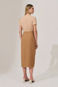Blusa Decote V Pregas Laço
