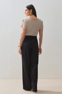 Blusa Manga Morcego Abertura Decote V Prega Gold