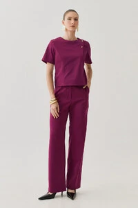 Conjunto de Alfaiataria de Blusa Crop Assimétrica Ombro Esquerdo Prega Gold Double e Calça Reta