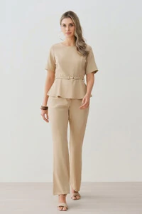 Conjunto de Blusa Crop Peplum Recorte Cinto Gold e Calça Flare Recorte