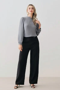 Blusa Manga Longa Punho Gola Baixa Mini Botões Triple