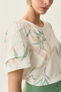 Blusa Folhagem Manga Dupla