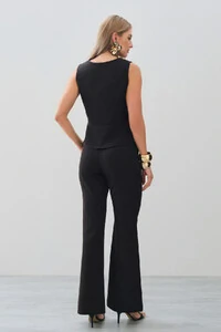 Conjunto de Alfaiataria de Blusa Regata Decote V Recorte e Calça Flare Botão Forrado