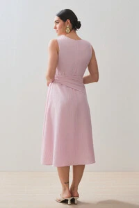 Vestido Midi Regata de Textrua Listrada Cintura Faixa Franzida