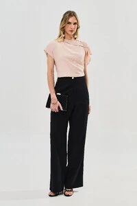 Blusa Assimétrica Manga Morcego Gola Fluida Ombro Gold Double
