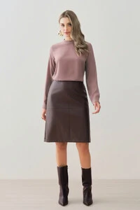 Blusa Assimétrica Manga Longa Punho Gola Baixa Ombro Esquerdo Pregas Triple