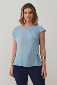 Blusa Assimétrica Manga Morcego Faixa Drapeada