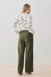 Blusa Abstrata Manga Longa Decote Pregas