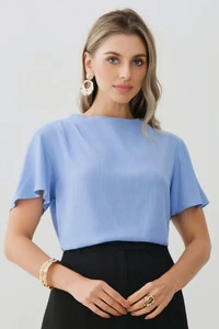 Blusa Assimétrica Gola Careca Baixa Pregas Ombro Direito