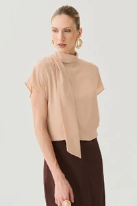 Blusa Manga Morcego Gola de Laço