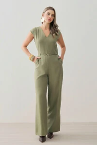 Macacão Regata de Alfaiataria Decote V Ombro Pregas Cinto Fino Gold