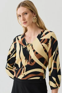 Blusa Folhagem Abstrata Manga 3/4 Decote V Laço