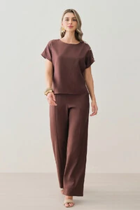 Conjunto de Blusa Assimétrica Manga Morcego Gold Triple e Calça Reta Nervura