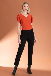 Blusa manga aberta botão forrado
