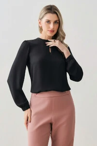 Blusa Manga Longa Punho Gola Baixa Vazada Gota