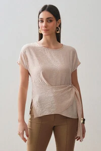 Blusa Manga Morcego Faixa Transpassada Fenda Lateral Direita