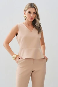 Conjunto de Alfaiataria de Blusa Regata Decote V Recorte e Calça Flare Botão Forrado