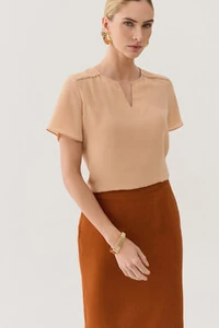 Blusa Decote Cavado Ombro Nervura