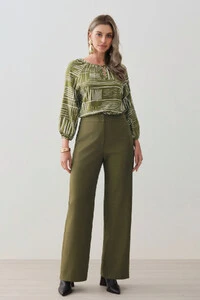 Pantalona Slim de Alfaiataria Bolso Faca Discreta