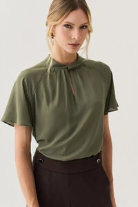 Blusa Manga Ralgan Gola Baixa Torcida Decote Gota Franzido