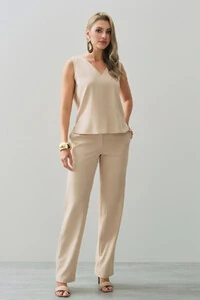 Conjunto de Linho de Blusa Regata Decote V e Calça Reta Botão Forrado