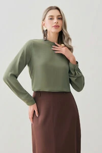 Blusa Assimétrica Manga Longa Punho Gola Baixa Ombro Esquerdo Pregas Triple