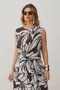 Conjunto Assimétrico Floral de Regata Crop Pregas Double e Saia Midi Pregas