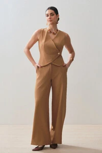 Conjunto de Alfaiataria de Colete e Pantalona Gold