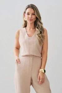 Conjunto de Blusa Regata Decote V Recortes e Calça Flare Botão Forrado