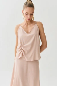 Conjunto de Blusa de Alcinha Assimétrica Decote V Lateral Pregas e Saia Midi Godê