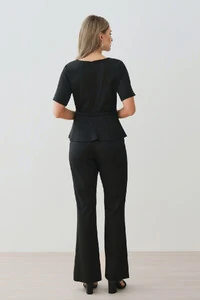 Conjunto de Blusa Crop Peplum Recorte Cinto Gold e Calça Flare Recorte