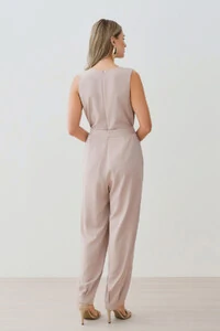 Macacão Regata Recorte Cenoura Cinto