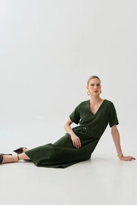 Vestido Midi Evasê Assimétrico Decote V Cinto Gold