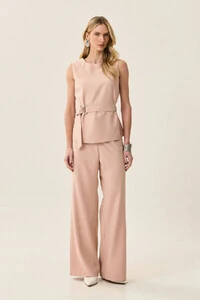 Conjunto de Alfaiataria de Blusa Regata Cinto e Calça Wide Leg