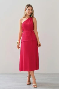 Conjunto de Blusa Regata Assimétrica Um Ombro Só Prega Cinto e Saia Midi