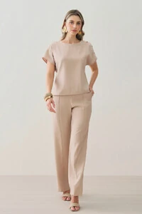 Conjunto de Blusa Assimétrica Manga Morcego Gold Triple e Calça Reta Nervura