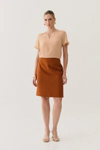 Blusa Decote Cavado Ombro Nervura