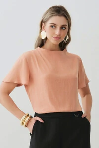 Blusa Assimétrica Gola Careca Baixa Pregas Ombro Direito