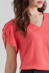 Blusa manga aberta botão forrado